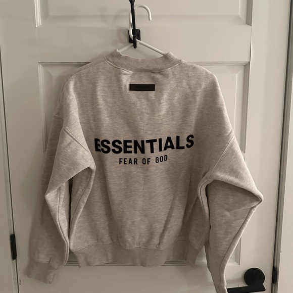 ESSENTIAL CREW NECK //size: men’s xxs (xs-s women) // great condition - Picture 2 of 4